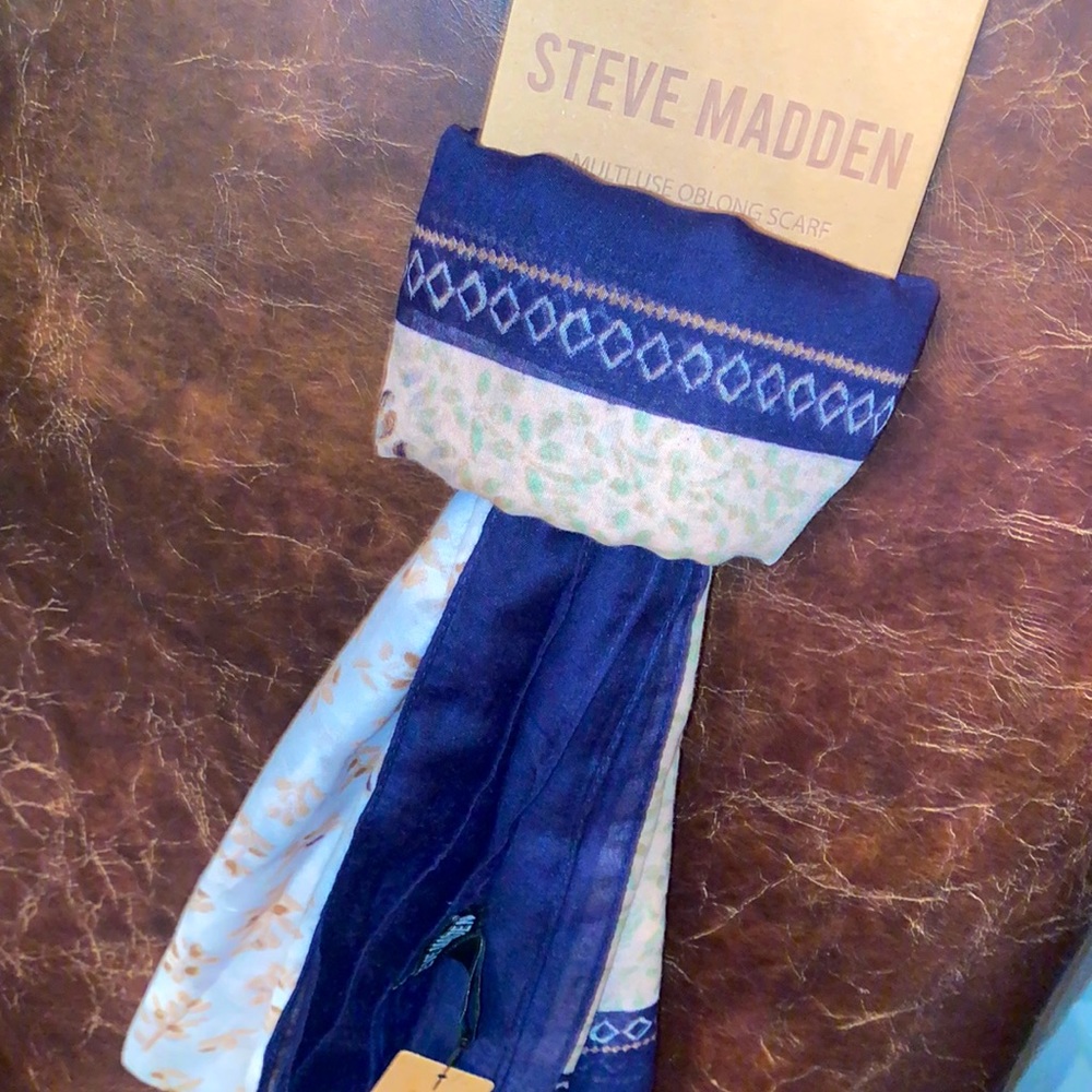 Steve Madden oblong scarf